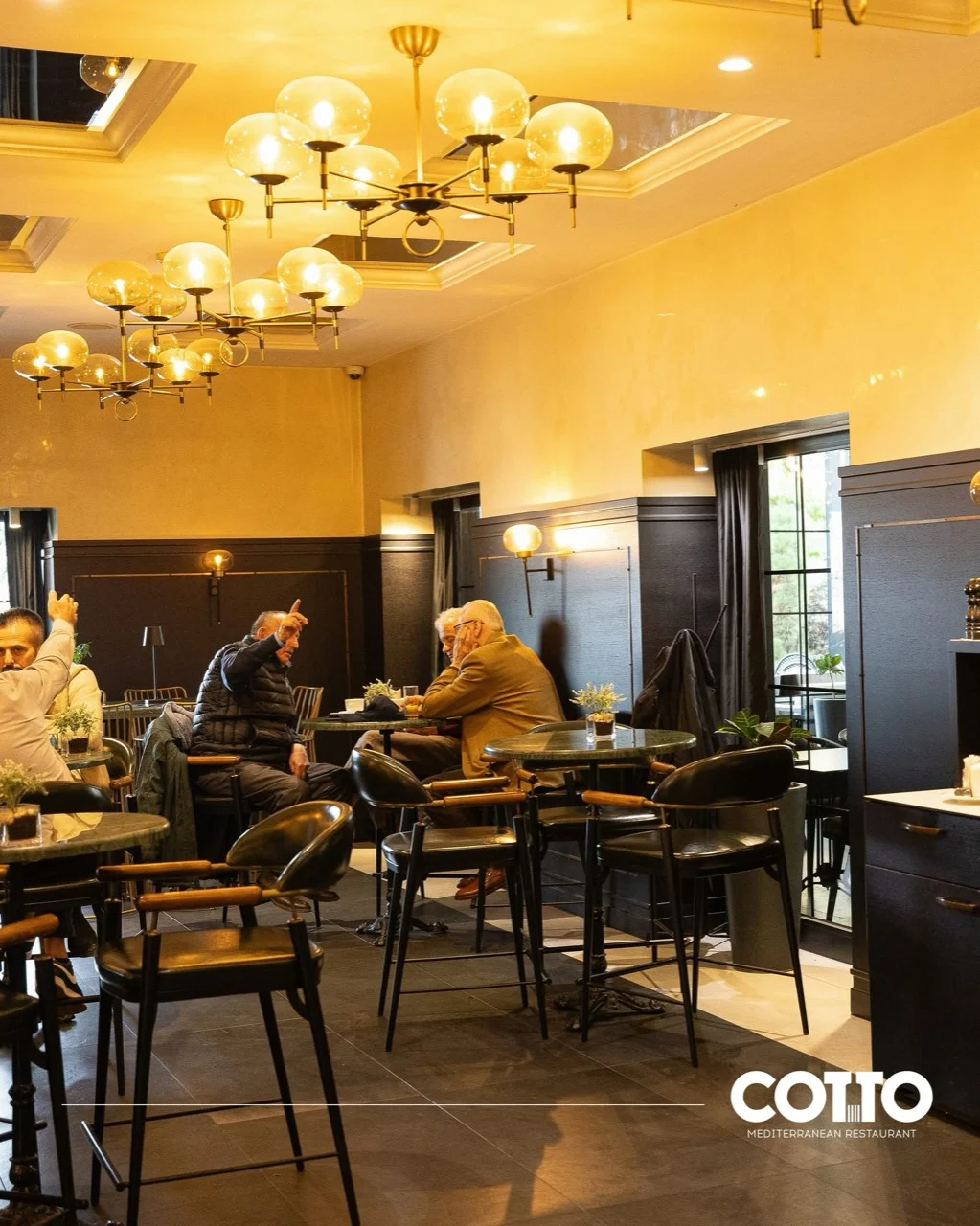 Atmosfera në bar — COTTO