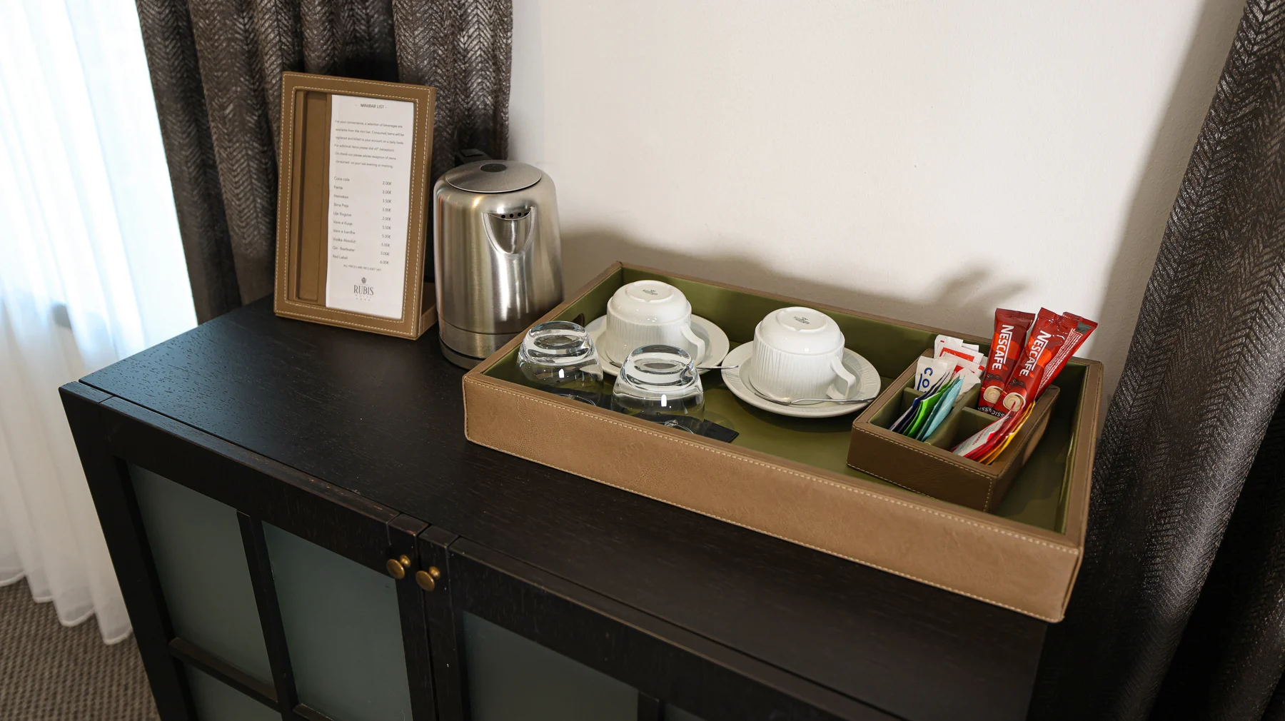 deluxe junior suite — Detaj i hapësirës