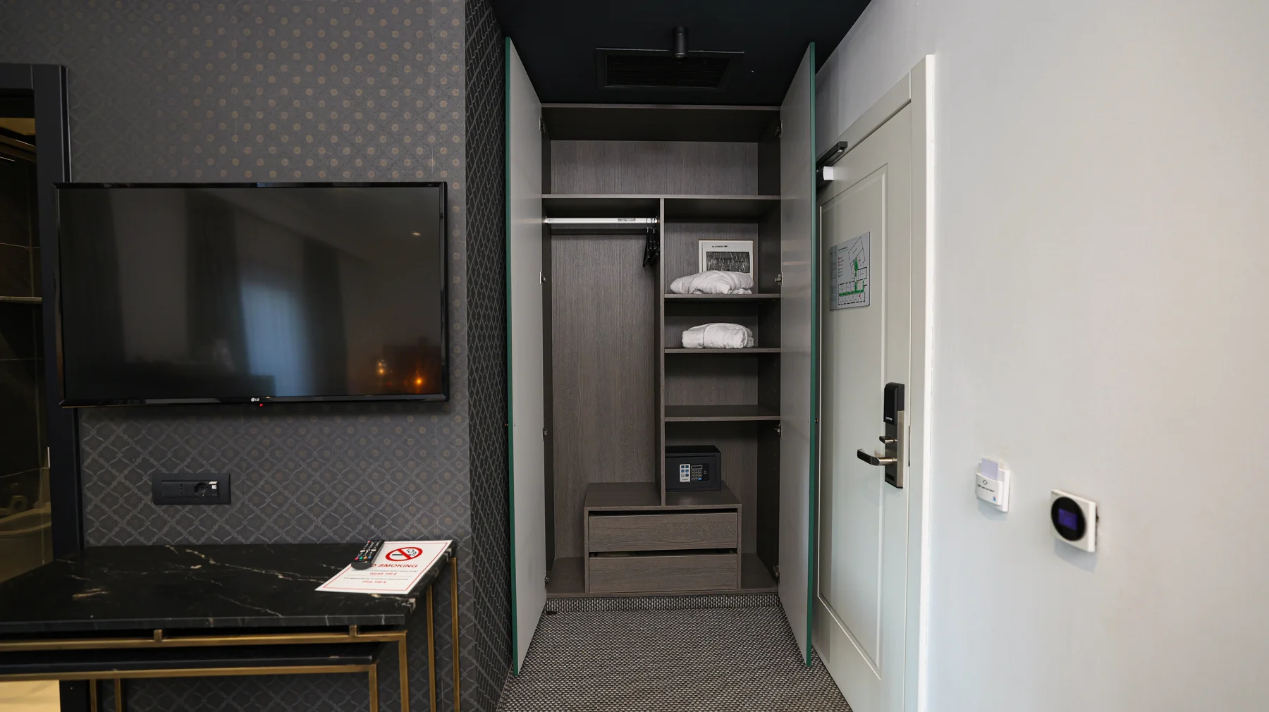 deluxe junior suite — Detaj i hapësirës