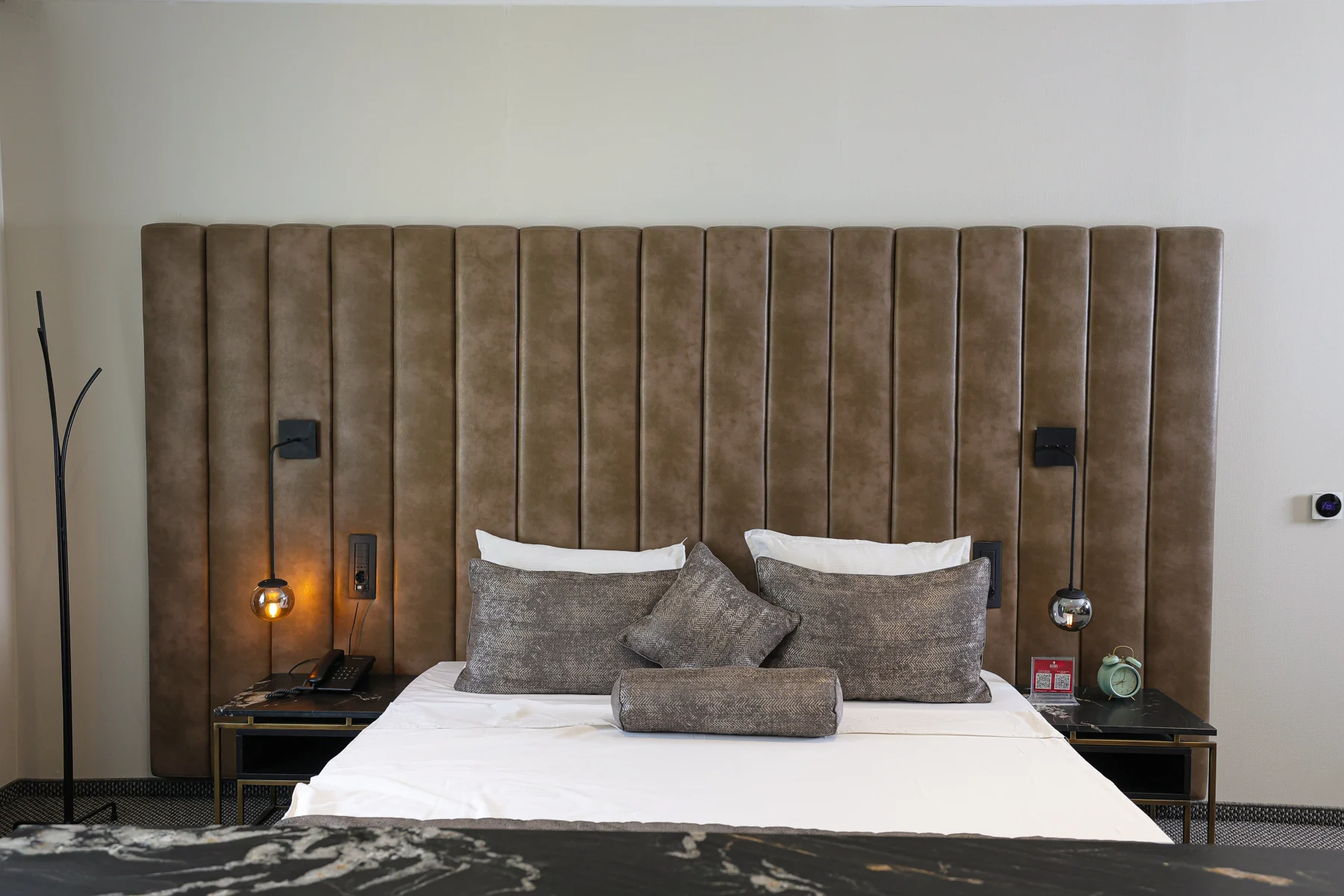 Deluxe Spa Suite — Interior Detail