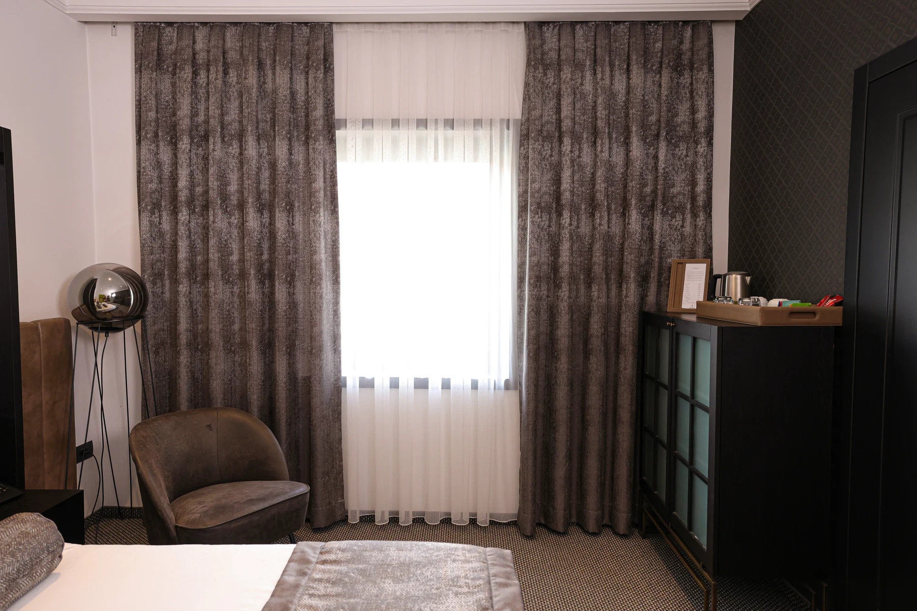 Garden View — Interior Detail